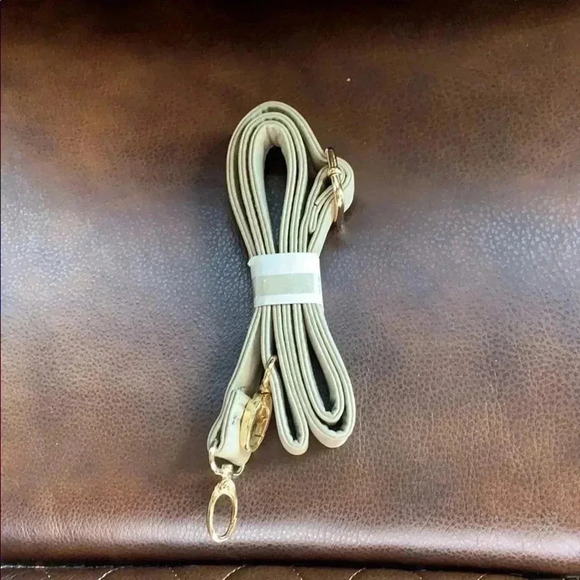 Call It Spring handbag. - Picture 3 of 4